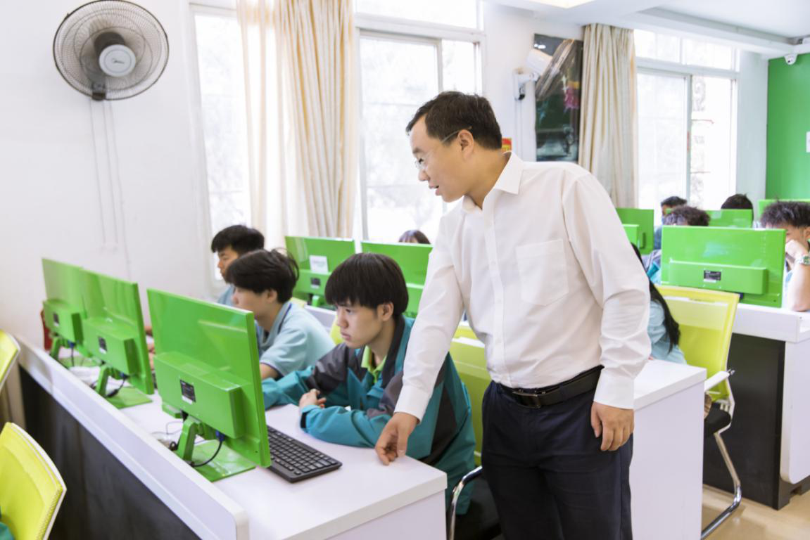 專業(yè)榜樣 | 砥礪前行 時(shí)代風(fēng)向！