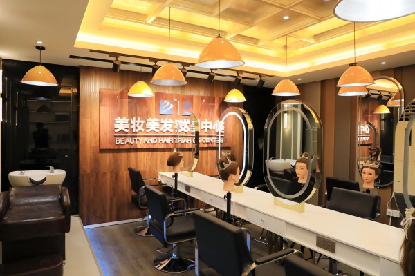 南京新華美妝專業(yè)怎么樣？就業(yè)前景好不好？