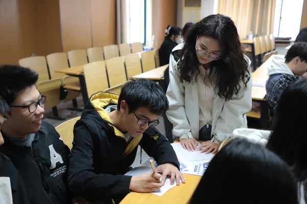 初中畢業(yè)男生學(xué)什么好？南京新華電腦開啟未來(lái)職業(yè)新篇章