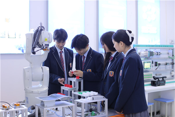 數(shù)字時代職業(yè)版圖重構(gòu)：五大前沿專業(yè)的前景與職業(yè)解碼