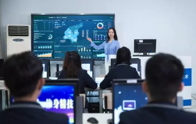 產(chǎn)教融合育工匠，新華職教周帶你共享職業(yè)教育！