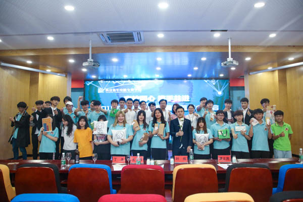 家校同心，攜手共進(jìn)，1806班VR空間創(chuàng)意設(shè)計師結(jié)課答辯