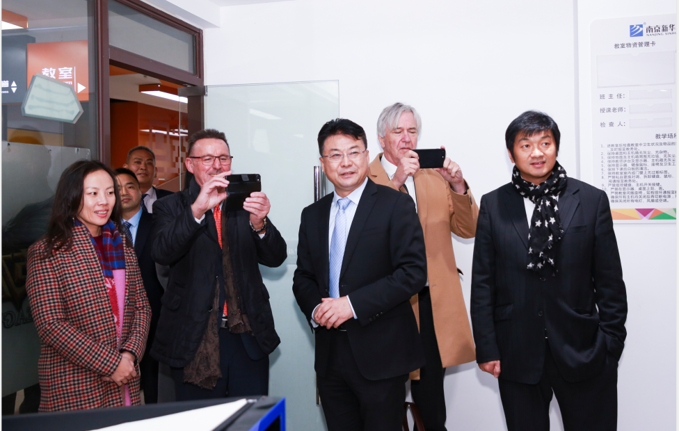 熱烈歡迎德國柏林職業(yè)教育集團領導們蒞臨我校考察交流！