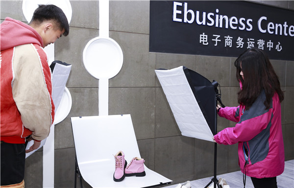 “玩轉(zhuǎn)直播電商 Hi翻雙十二”——小新為你提前播報啦！