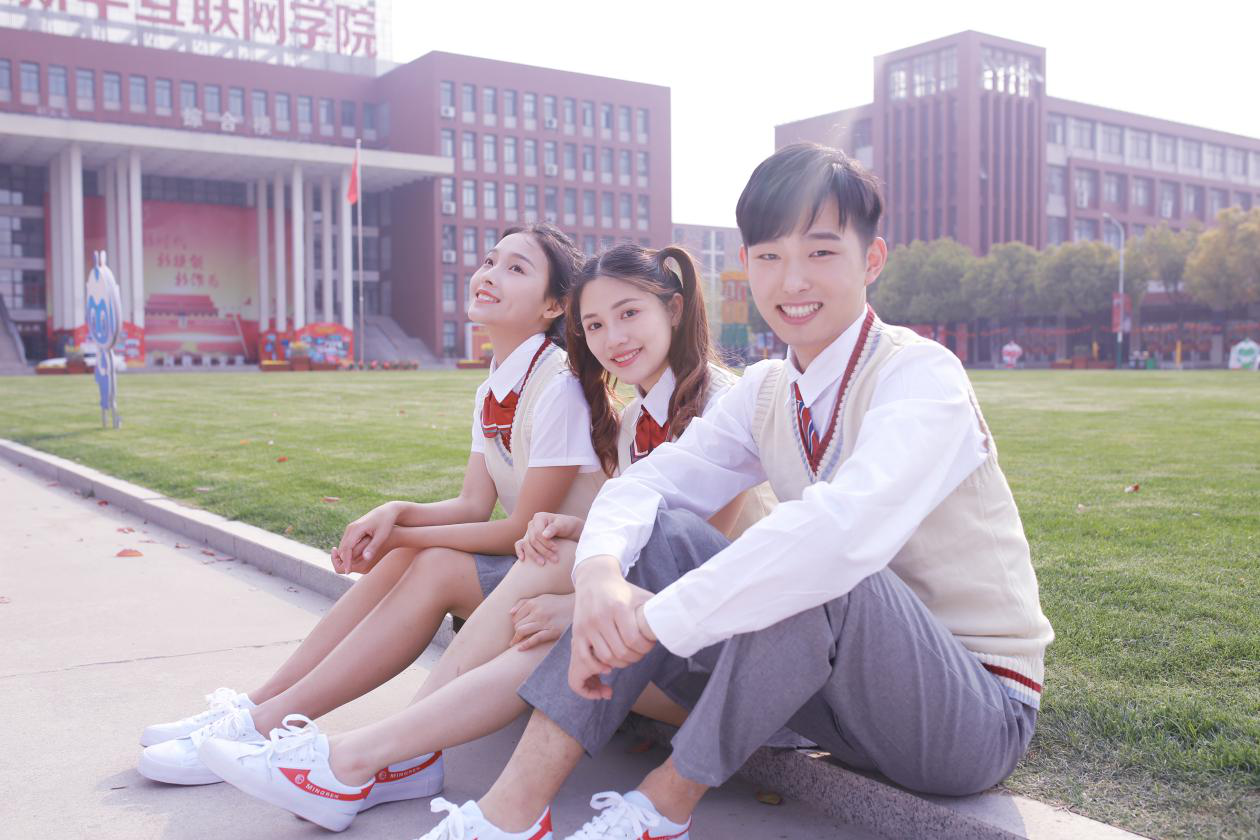 新華暖心教育，緣何成為家長(zhǎng)們放心的學(xué)校？