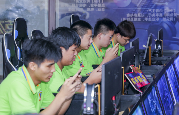 南京新華【夢(mèng)想杯】王者榮耀爭霸賽盛大開幕！