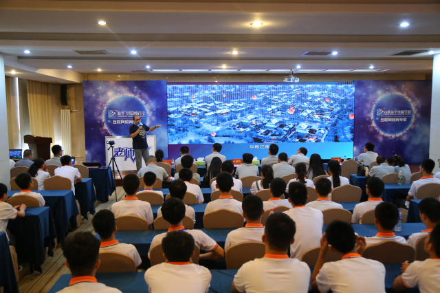 2021老師來(lái)了！時(shí)間已定，5位互聯(lián)網(wǎng)大咖導(dǎo)師與你0距離！