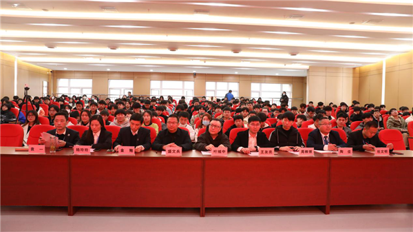 親授技能，世界技能大賽專家葉維中走進新華！